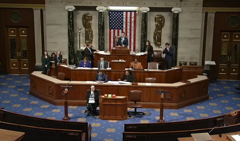 特朗普签署拨款法案结束美国历史最长政府停摆