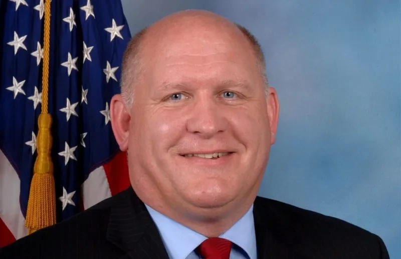 特朗普的加密货币监管 - 会议主席格伦·汤普森